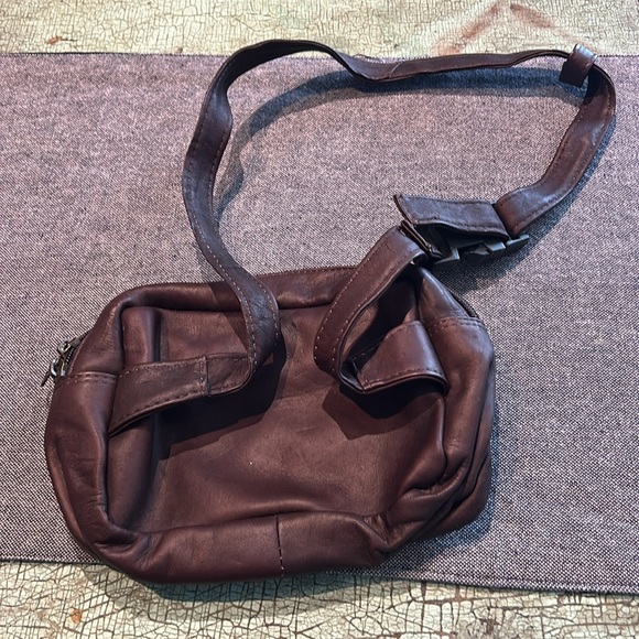 Handcrafted Espresso Premium Colombian Leather Fanny Pack Waist Travel Sling Bag - Picture 3 of 5